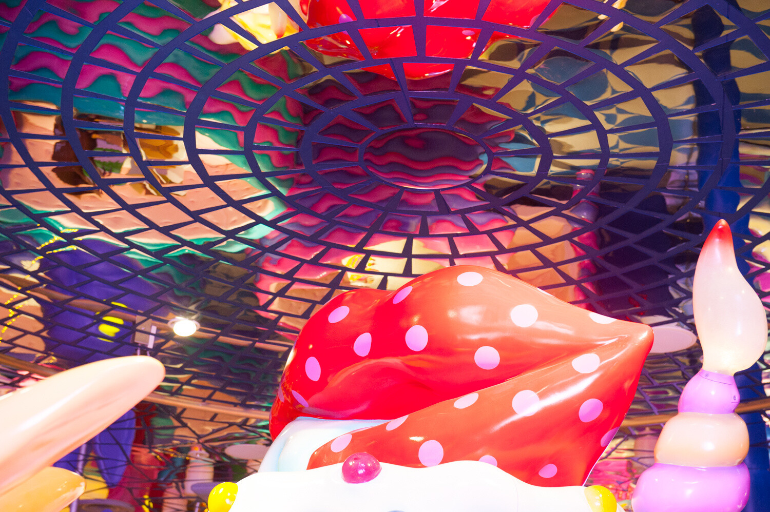 A cafe where you can experience the latest in Harajuku pop culture has opened - the Kawaii Monster Cafe. 12