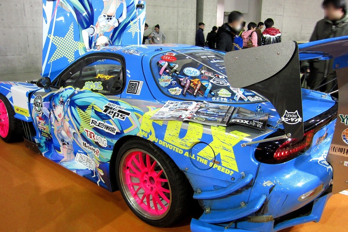From the Char Auris to a Porsche Itasha, the Tokyo Auto Salon 2013 Wows with Anime Cars 5