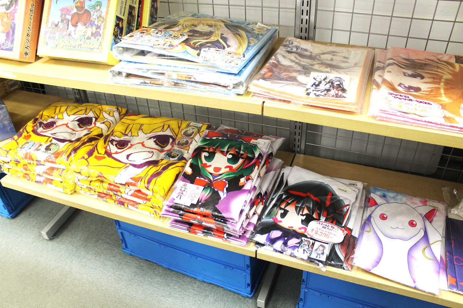 WhiteCanvas Akiba: A Doujinshi and Doujin Goods Specialty Shop in Akihabara 20