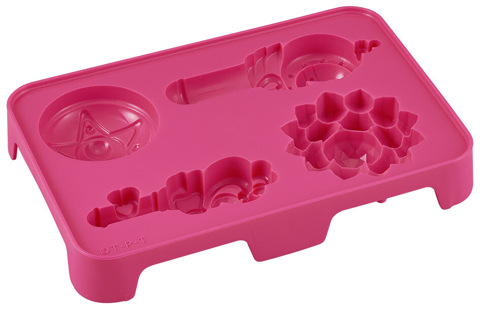 Bring Sailor Moon Magic into the Kitchen With a Key Item Ice Tray! 0