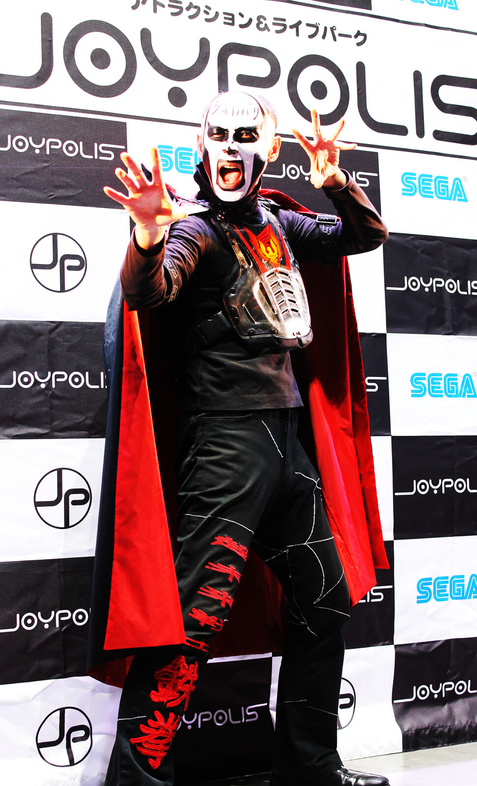 Comedian Tekken to Shift Focus to Manga 8