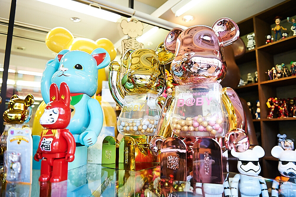 Art of Figure Making: MEDICOM TOY and BE@RBRICK 17