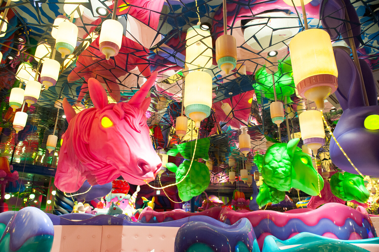 A cafe where you can experience the latest in Harajuku pop culture has opened - the Kawaii Monster Cafe. 20