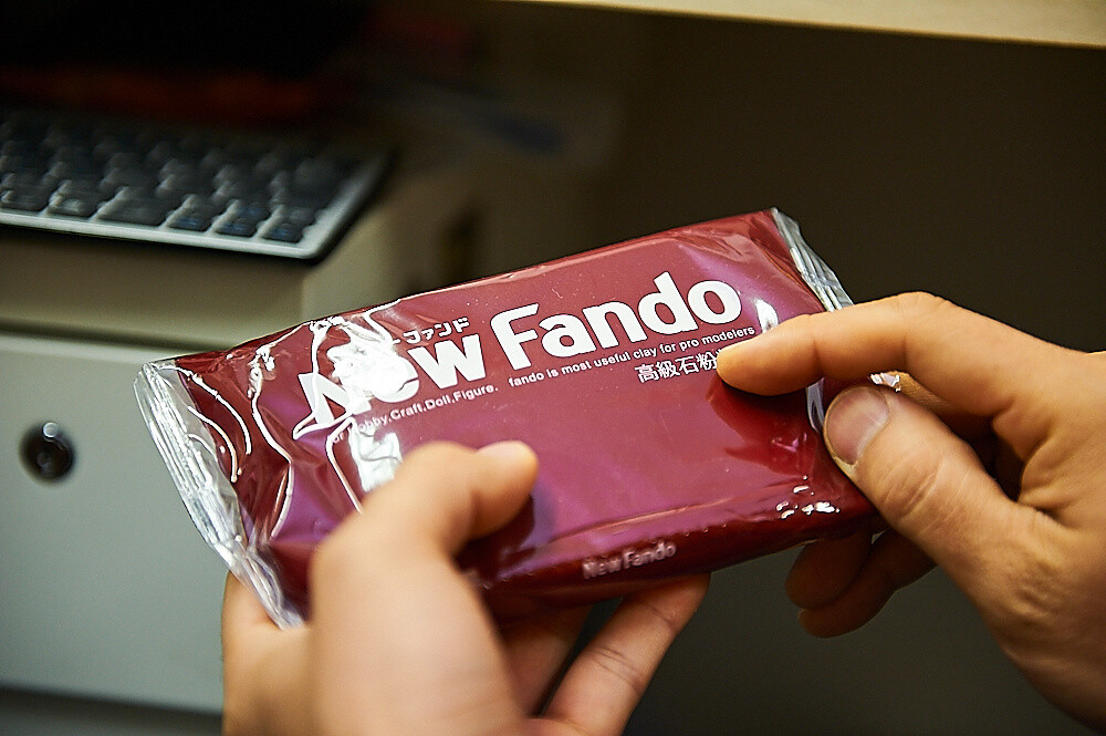 It’s hard to see, but there is a small hand inside this silicon. 5