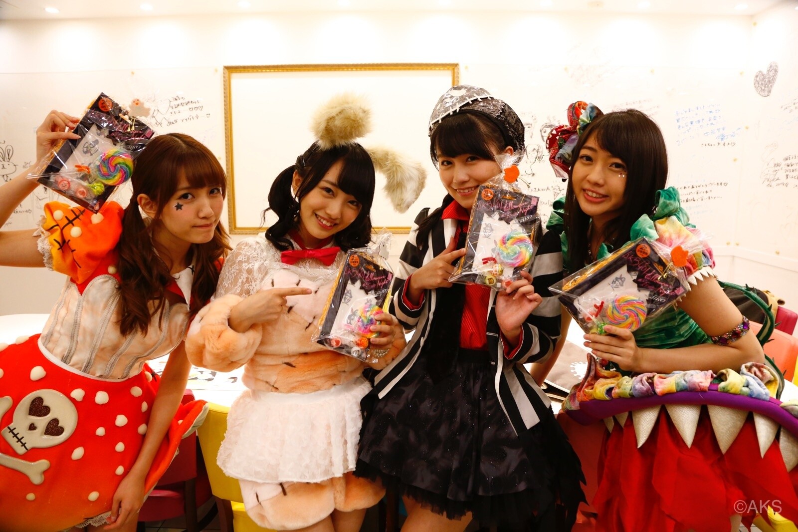 A Carnival Happens Once in a Year! AKB48,SKE48, and HKT48 Halloween Event Report 6