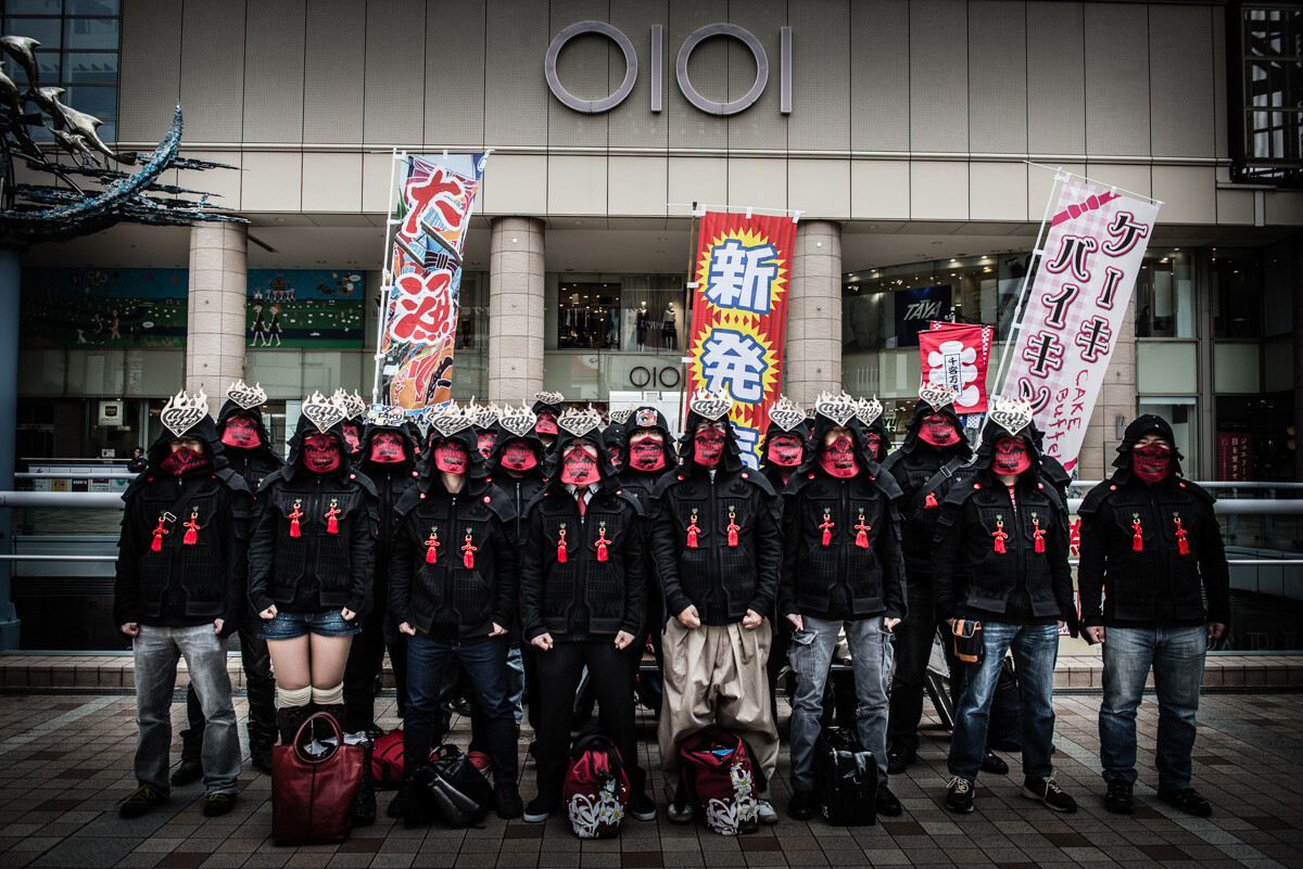 [Last Samurai?!] 30 Samurai in Modern Armor Gather for Epic Cavalry Fight 0