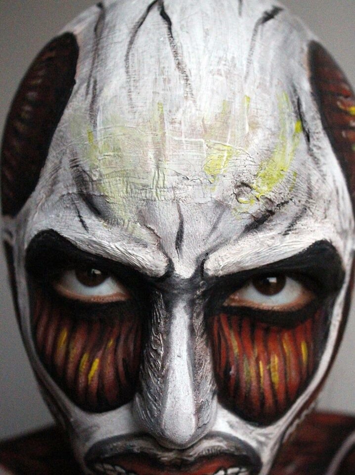 2D Expressed in Real Life! Romanian Makeup Artist Shows off Colossal Titan Makeup! 0