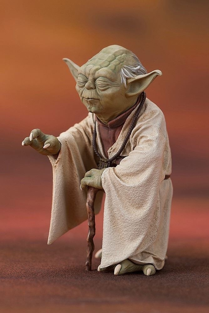 Master Yoda Joins the Kotobukiya Classic Star Wars Series! Recreate the Powerful Jedi's Chance Encounter with R2-D2 on the Planet Dagobah 4