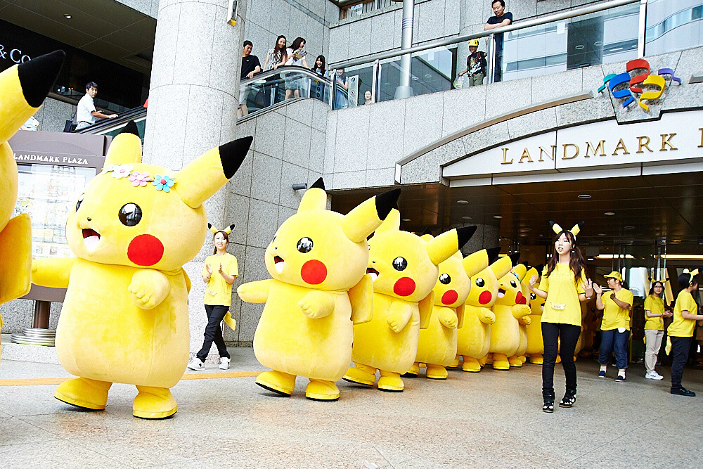 The Pikachus parading outside the Yokohama Landmark Plaza. 5