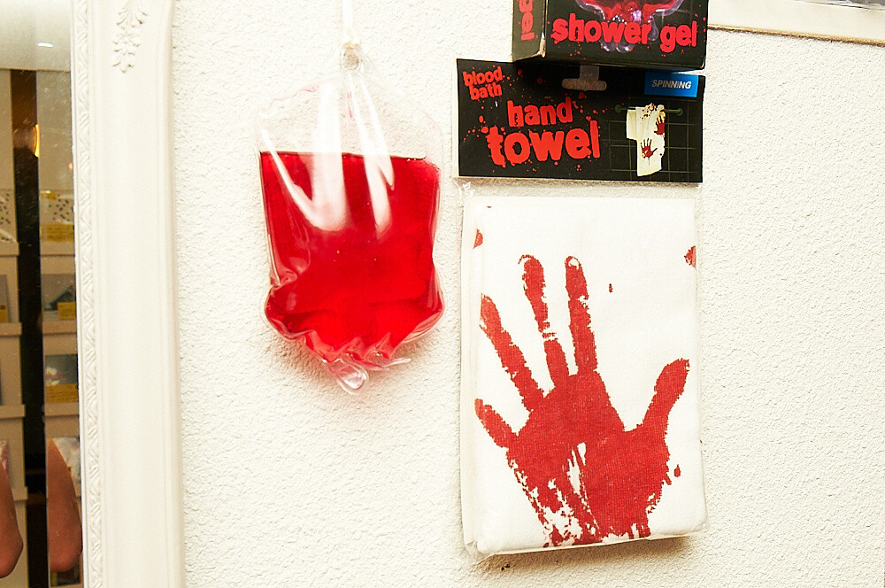 Aiming for High Dimension Anime/Manga Design: MHz Presents the Worlds of *Knights of Sidonia* and *Dorohedoro* in Clothing 37