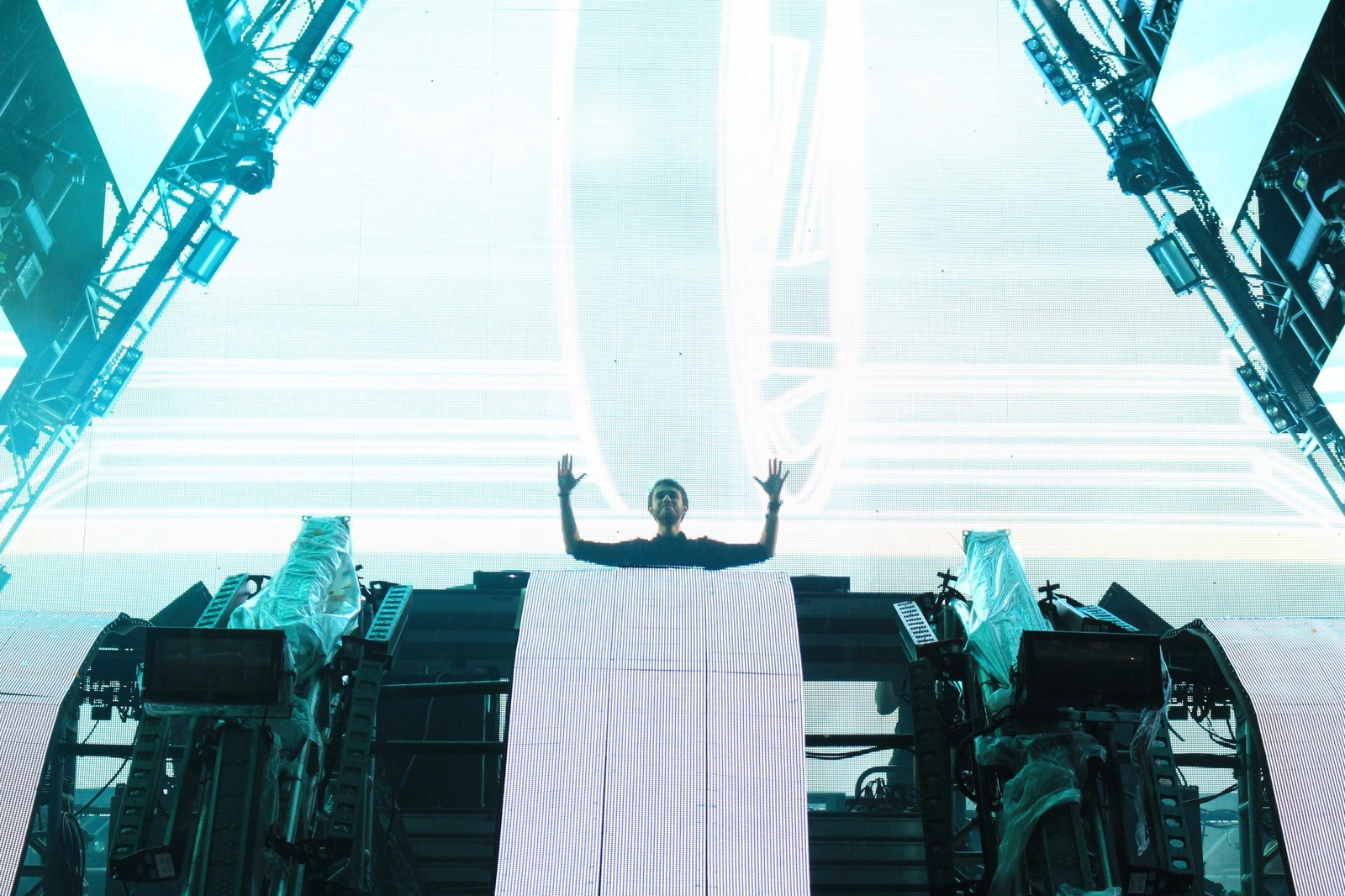 Over 160,000 People from Around the World Descend on Miami for Ultra Music Festival 2016 18