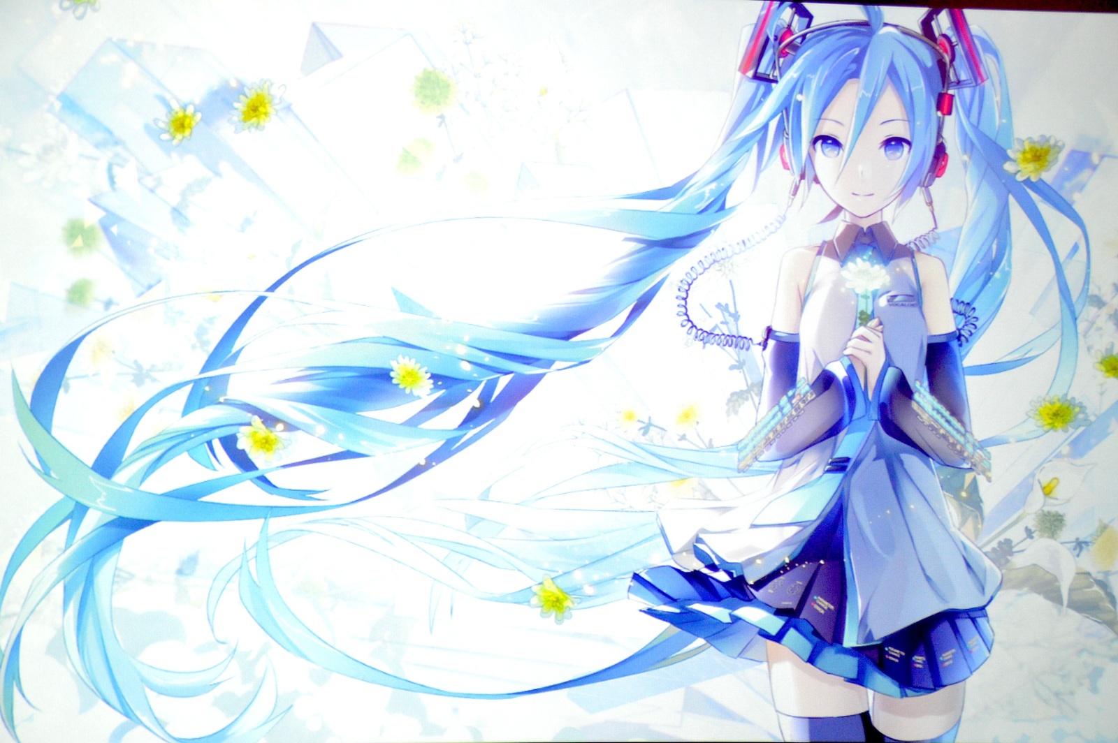 “Hatsune Miku V3 English” and Miku Smartphone to Release This Fall! 6