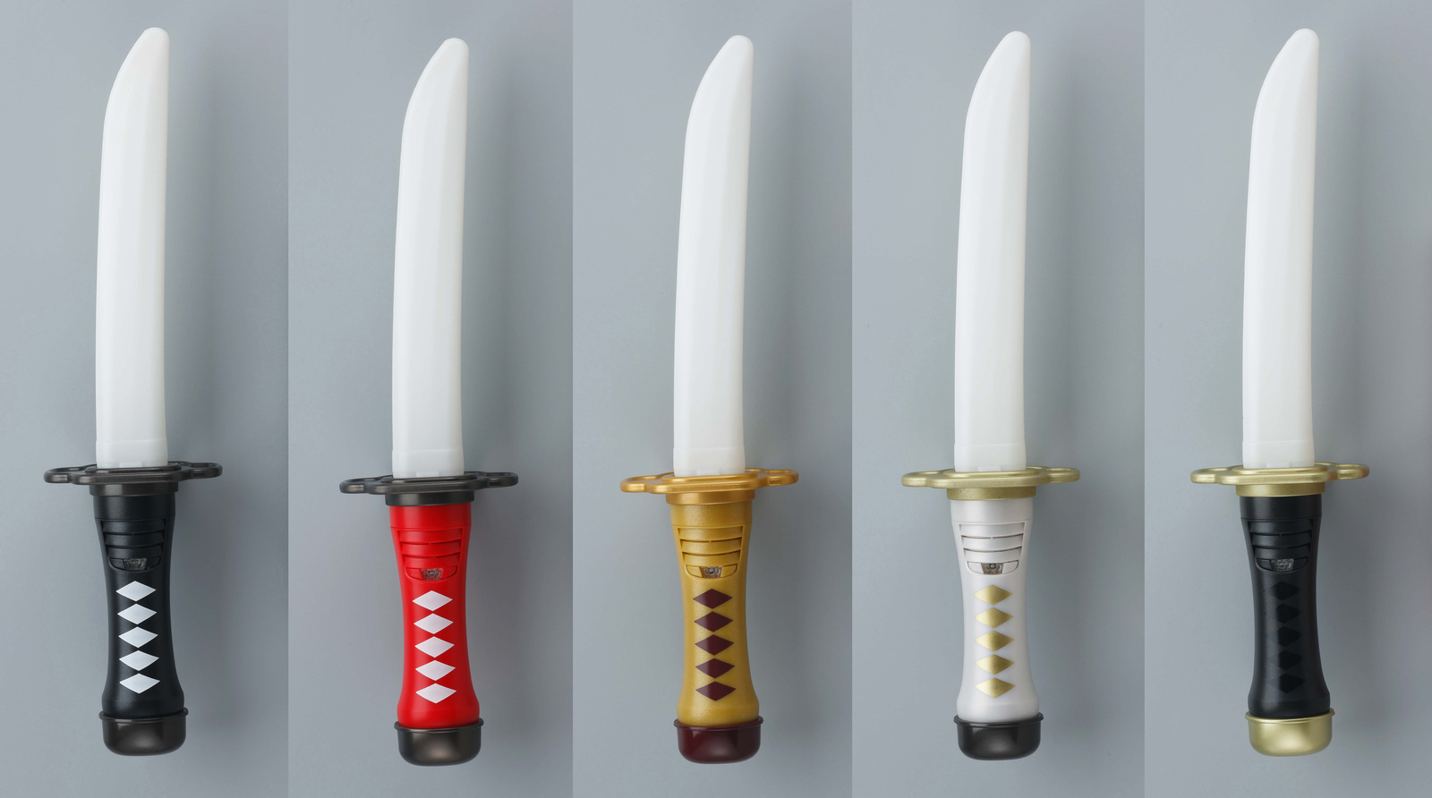 Get Ready to Unleash a Tiny Glow Stick War with 17 Touken Ranbu -Online- Sword-Shaped Color Penlights! 3