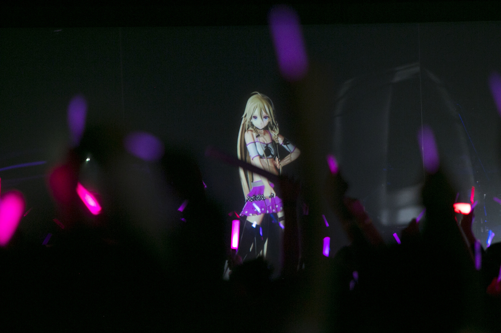 Virtual artist, IA welcomed by 2000 plus enthusiastic fans   at her sold out North American debut concert! 2