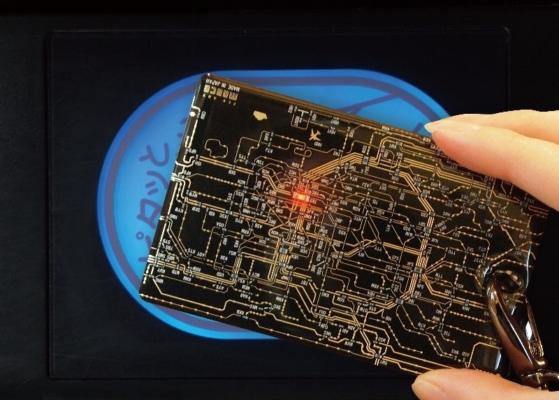 Tokyo Subway Route Map and Star Wars X-Wing Blueprints on IC Card Cases Made of Circuit Boards!