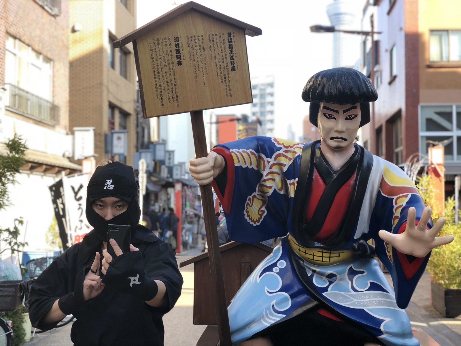 Hunt Thieves in Your Ninja Mission to Learn About Japanese Culture!