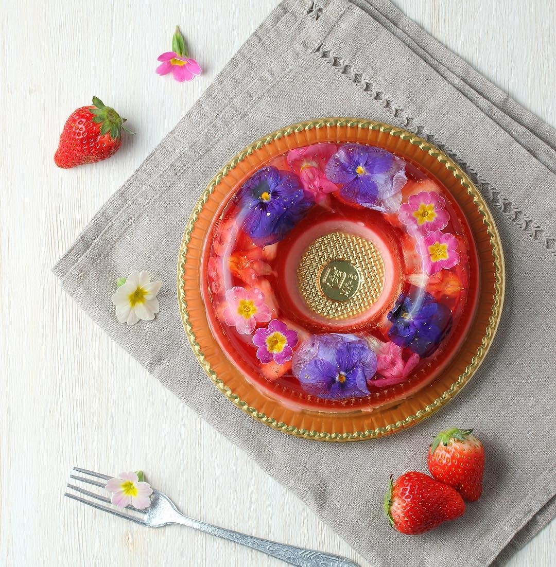 Fall in Love with these Flowery Sweets Perfect for Spring!