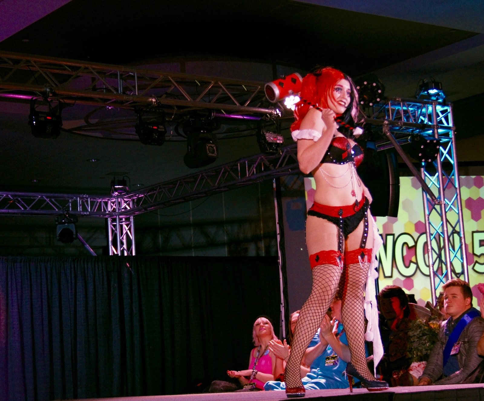 Cosplay and Lingerie Combined for Unforgettable Fashion Show [Newcon Event Report] 5