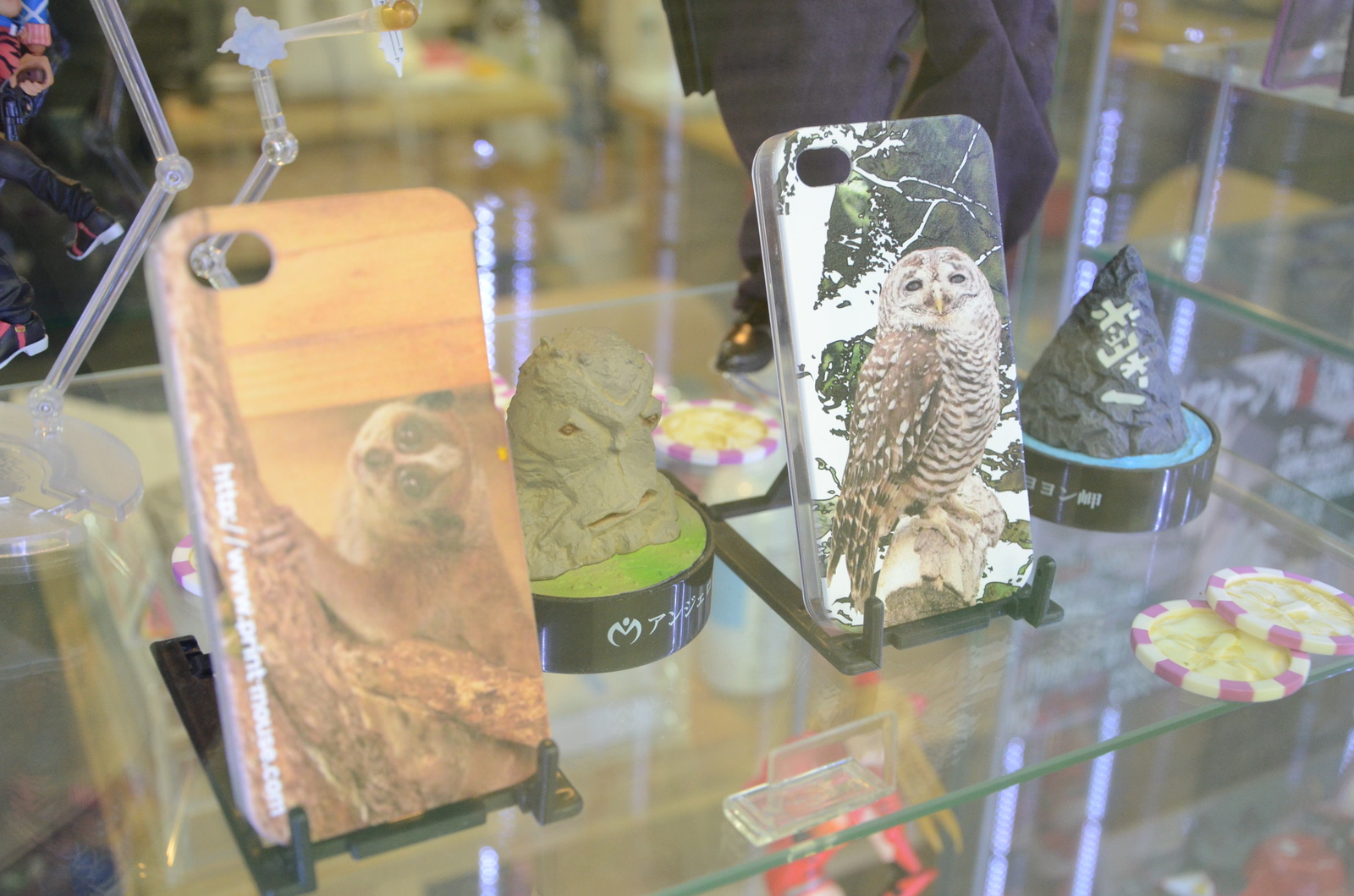 Covers don’t block the camera. 3