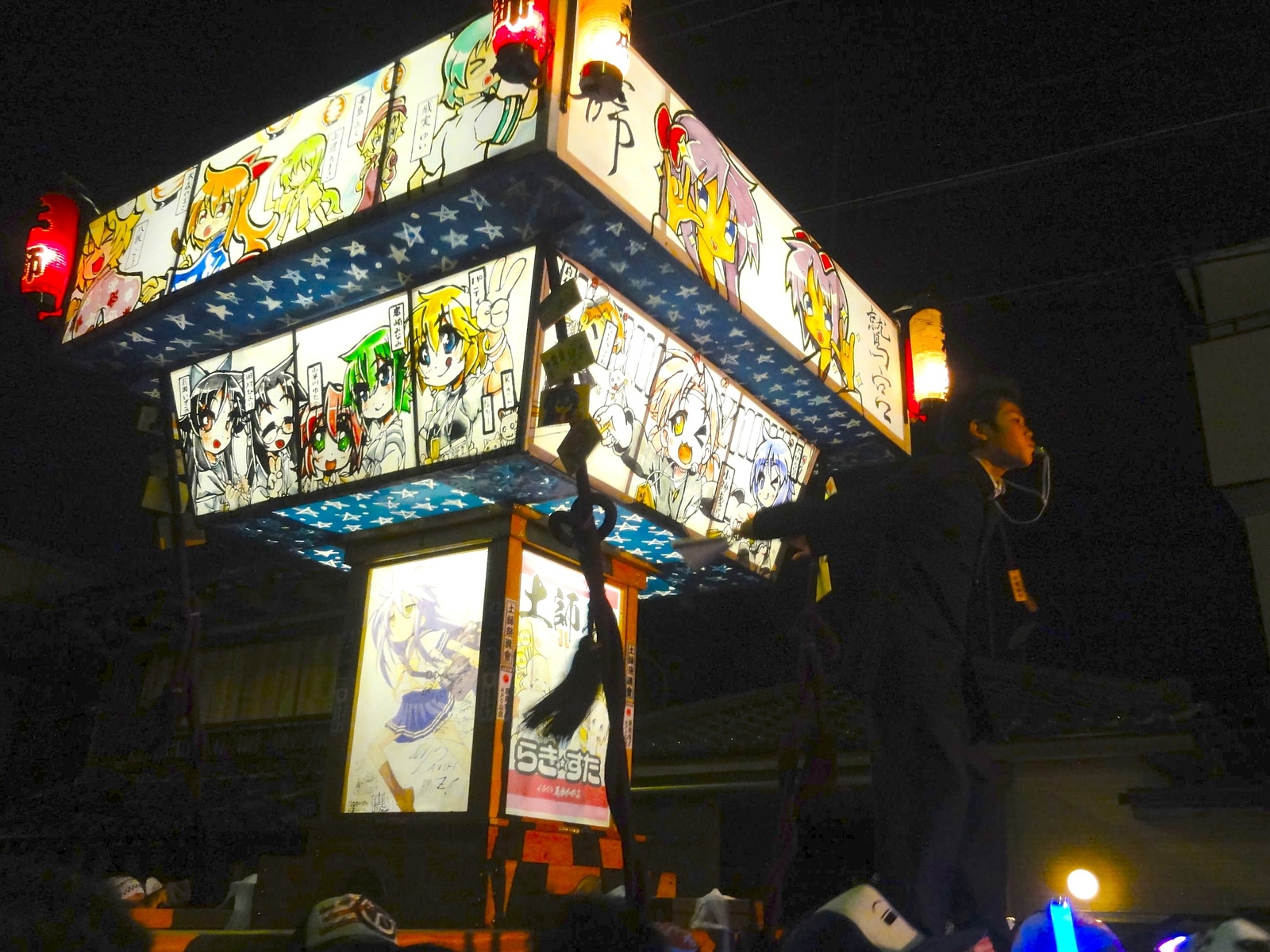 Take a look at that brave young man! 12