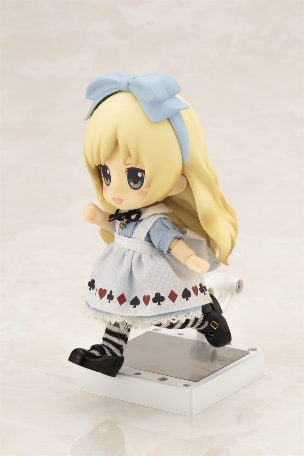 Alice, the Little Lady with an Air of Unconcealed Curiosity, Becomes Fourth Original Character in the Adorable Cu-poche Figure Line! 6