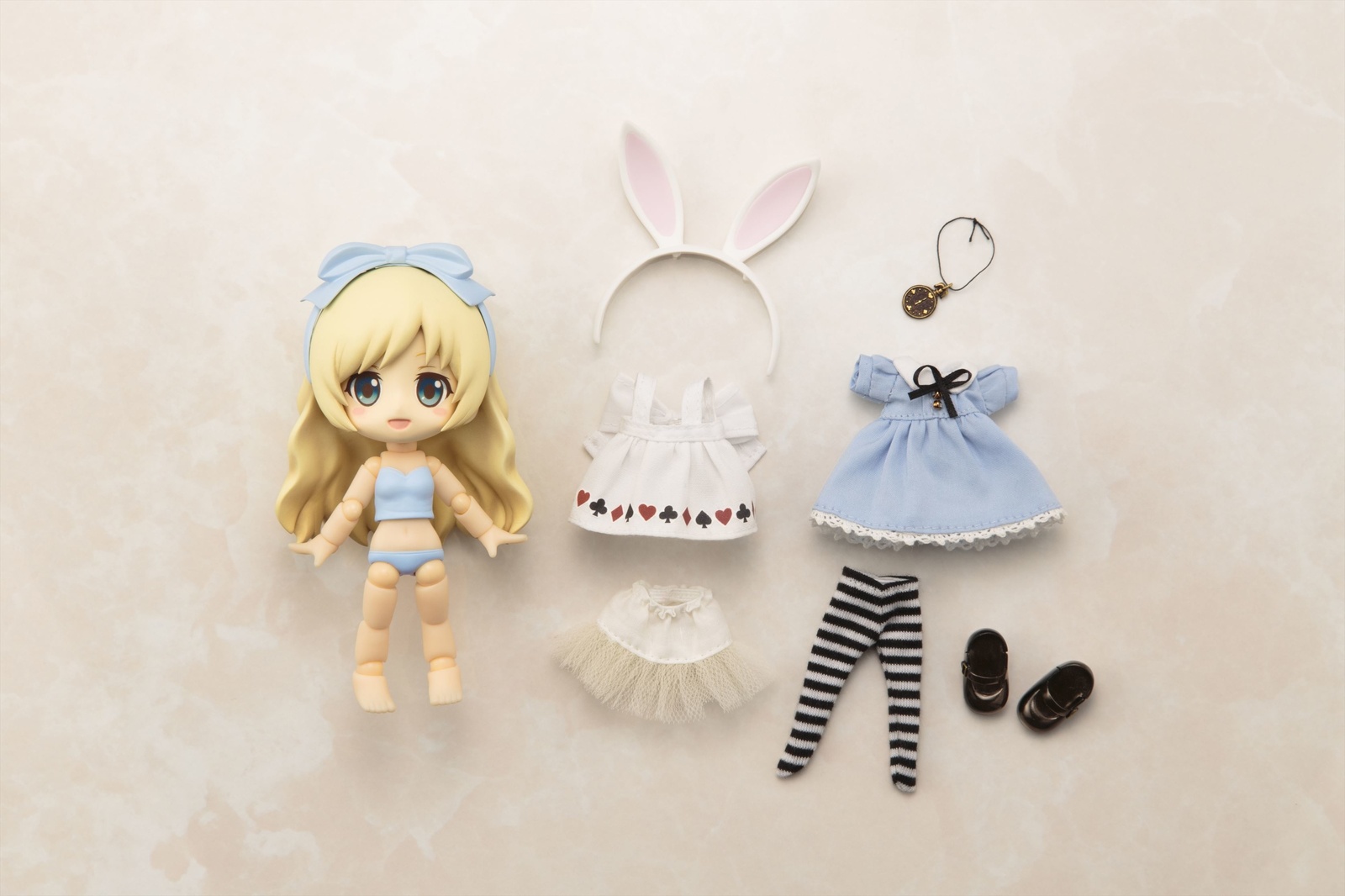 Alice, the Little Lady with an Air of Unconcealed Curiosity, Becomes Fourth Original Character in the Adorable Cu-poche Figure Line! 2