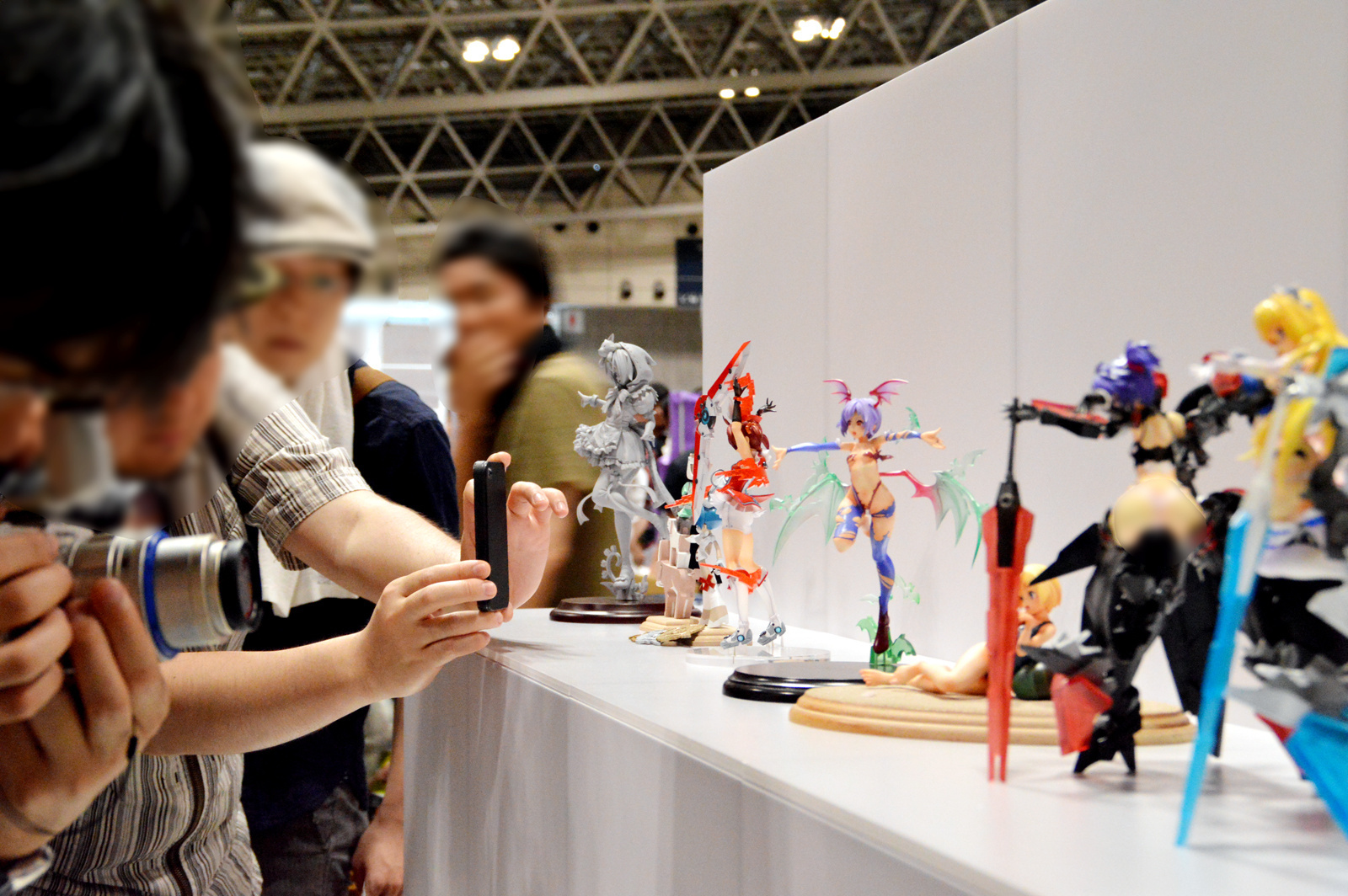 Summer Wonder Festival 2013 Opens! Attendee's Passion and Quest for the Highest Quality Kits Run High!
