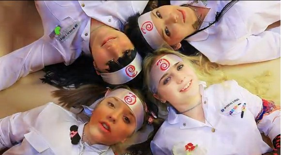 Russian Girl Band Enthusiastically Sings “Naruto” Theme Song in Japanese! Who Are These Girls?