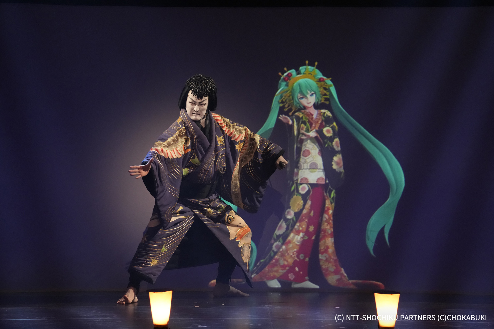 Discover Miku's Kabuki Magic at Captivating Cho Kabuki Performance!