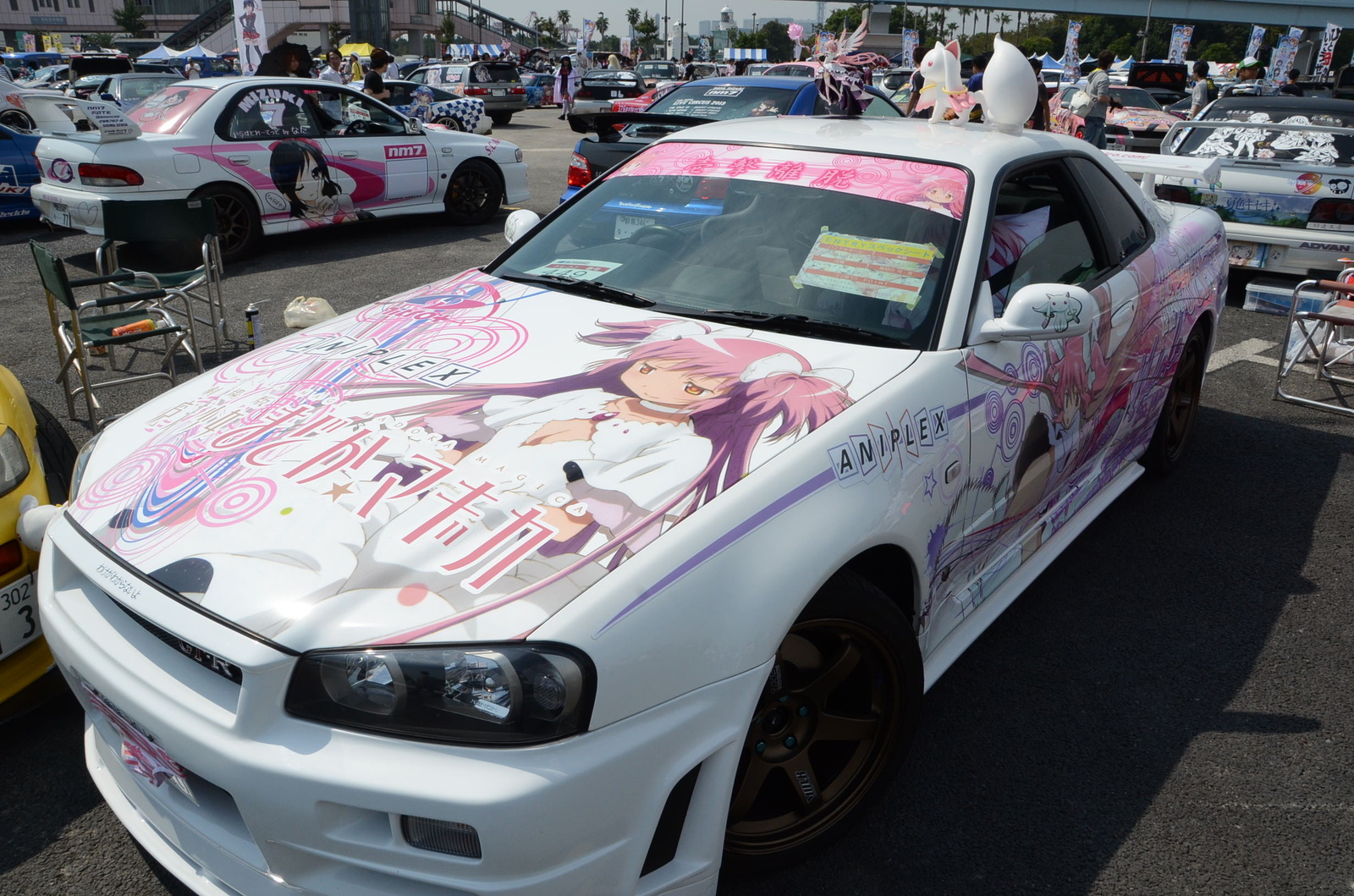 “Mai Waifu” on Cars?! More than 1,000 Cars on Display at Itasha Festival Ita G Festa 9