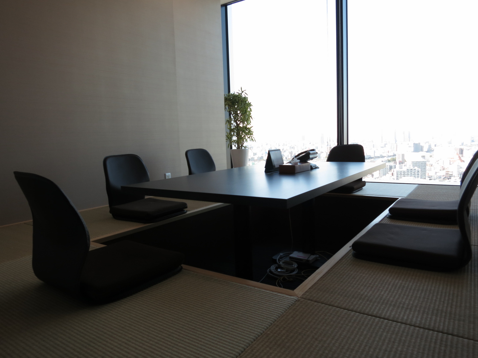 German Intern Takes Us on a Tour of Nitroplus 4