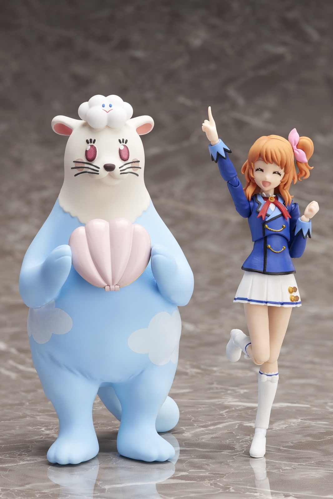 Akari Ozora from Aikatsu! Is Ready to Captivate the Audience Together with Mascot Ozorotter in This Adorable Figure Set! 0