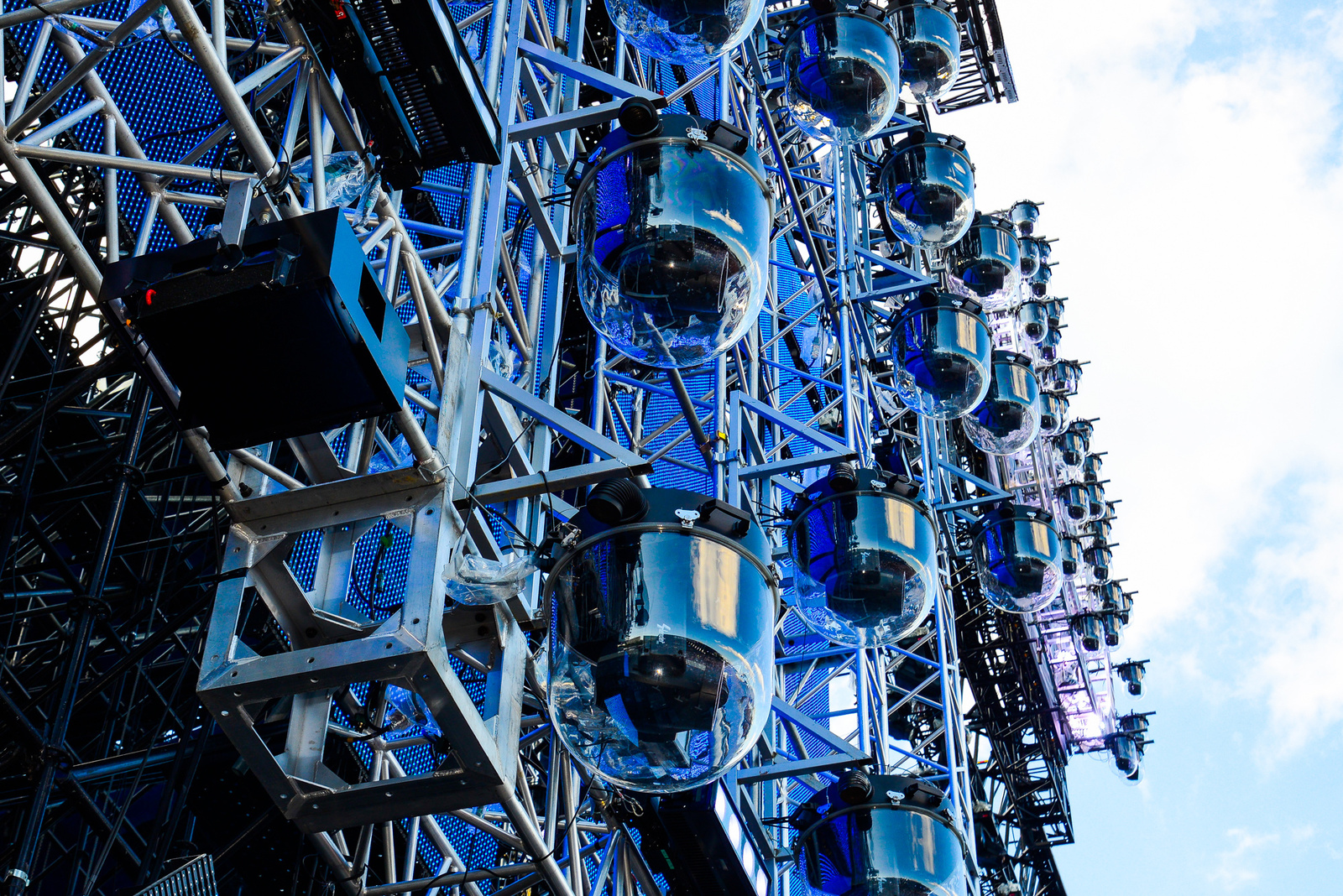 Heroes Descend on ULTRA JAPAN 70