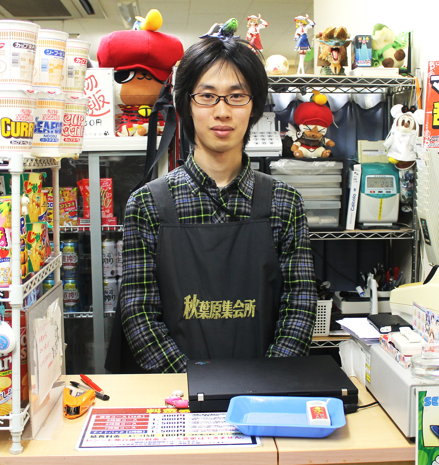 Portable Game Cafe Akihabara Shukaijo: Handheld Games, Cell Phone Games, Play Them All Here!