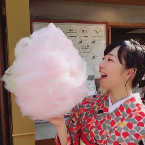 Charming Cotton Candy Shop in Kyoto Offers Unique Flavors