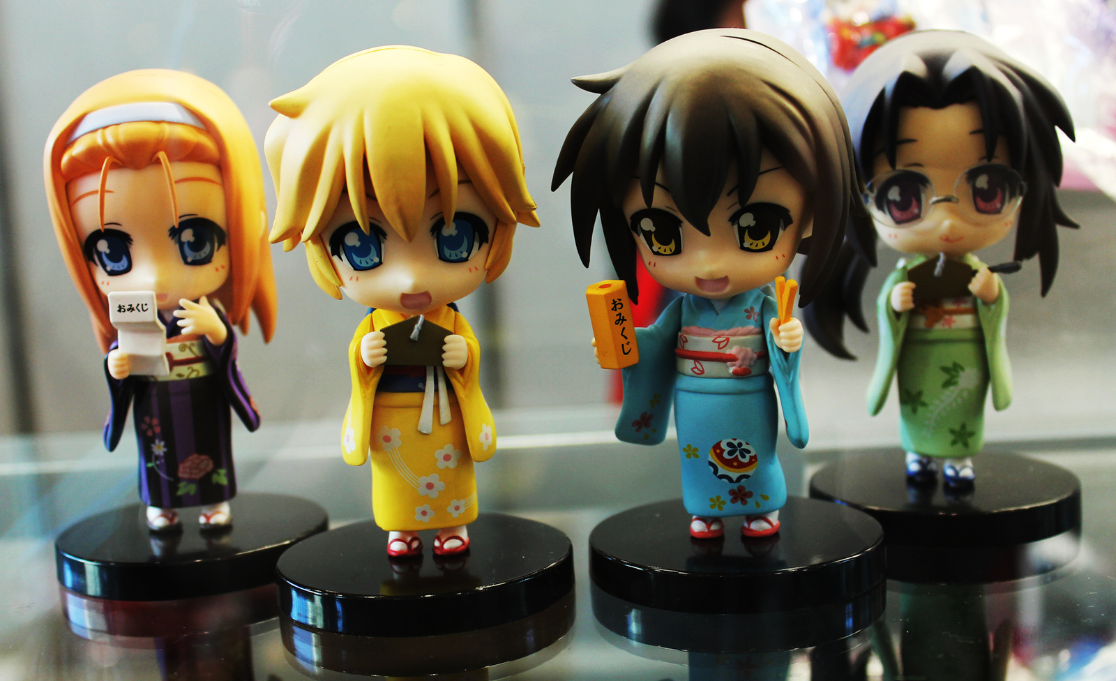 Otaku Flood the Streets of Akihabara for the Winter Radio Kaikan Festival! [2/2]