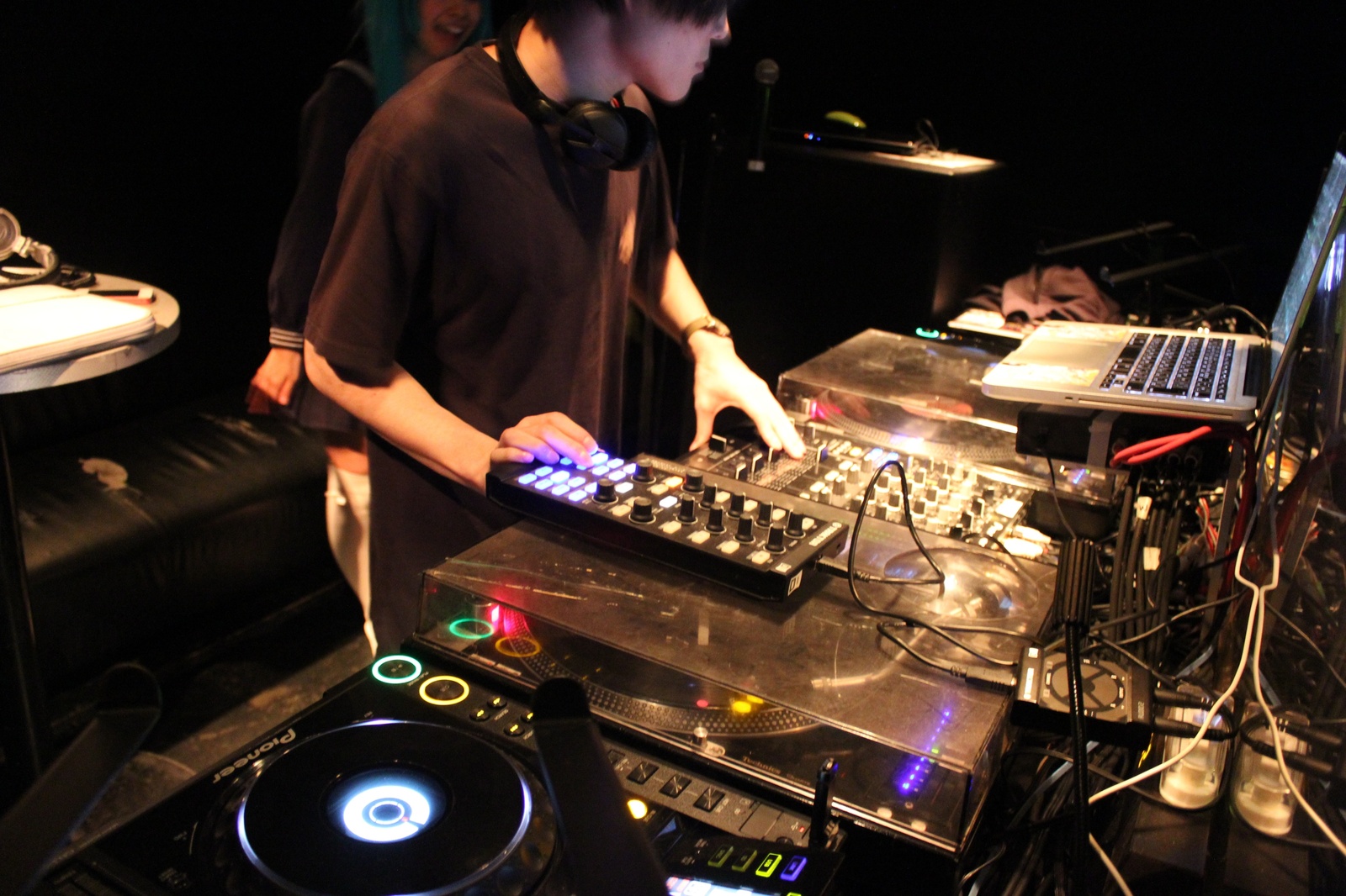 DJ HokBoy Performing 1