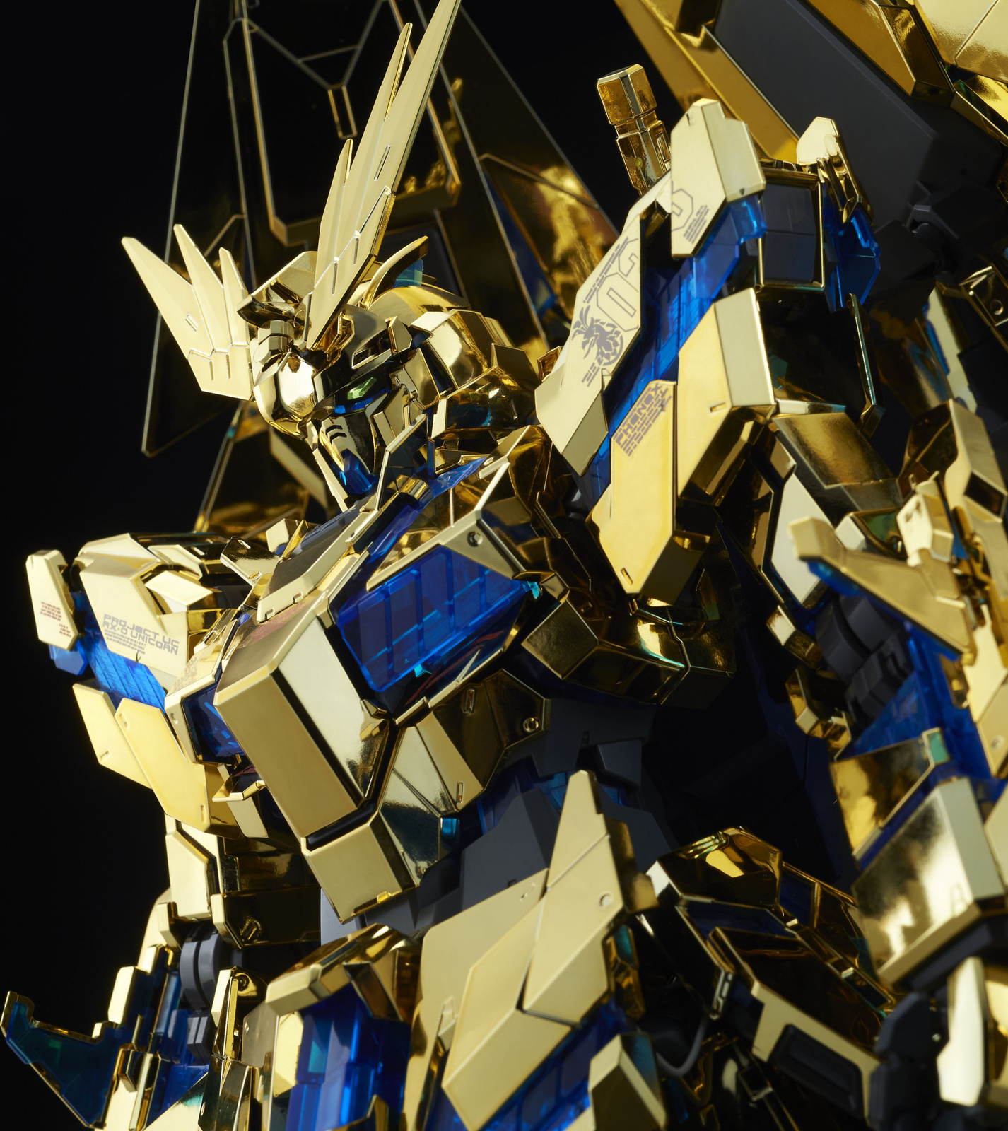 “Golden Pheonix” RX-0 Unicorn Gundam 03 Phenex Is Reborn as a Perfect Grade Gunpla! 1