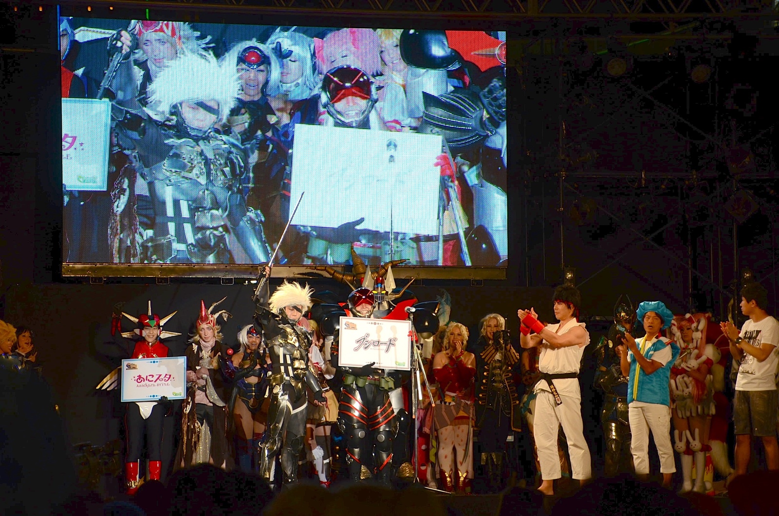 Third place: the Thai team, who surprising the audience with their performance. 10