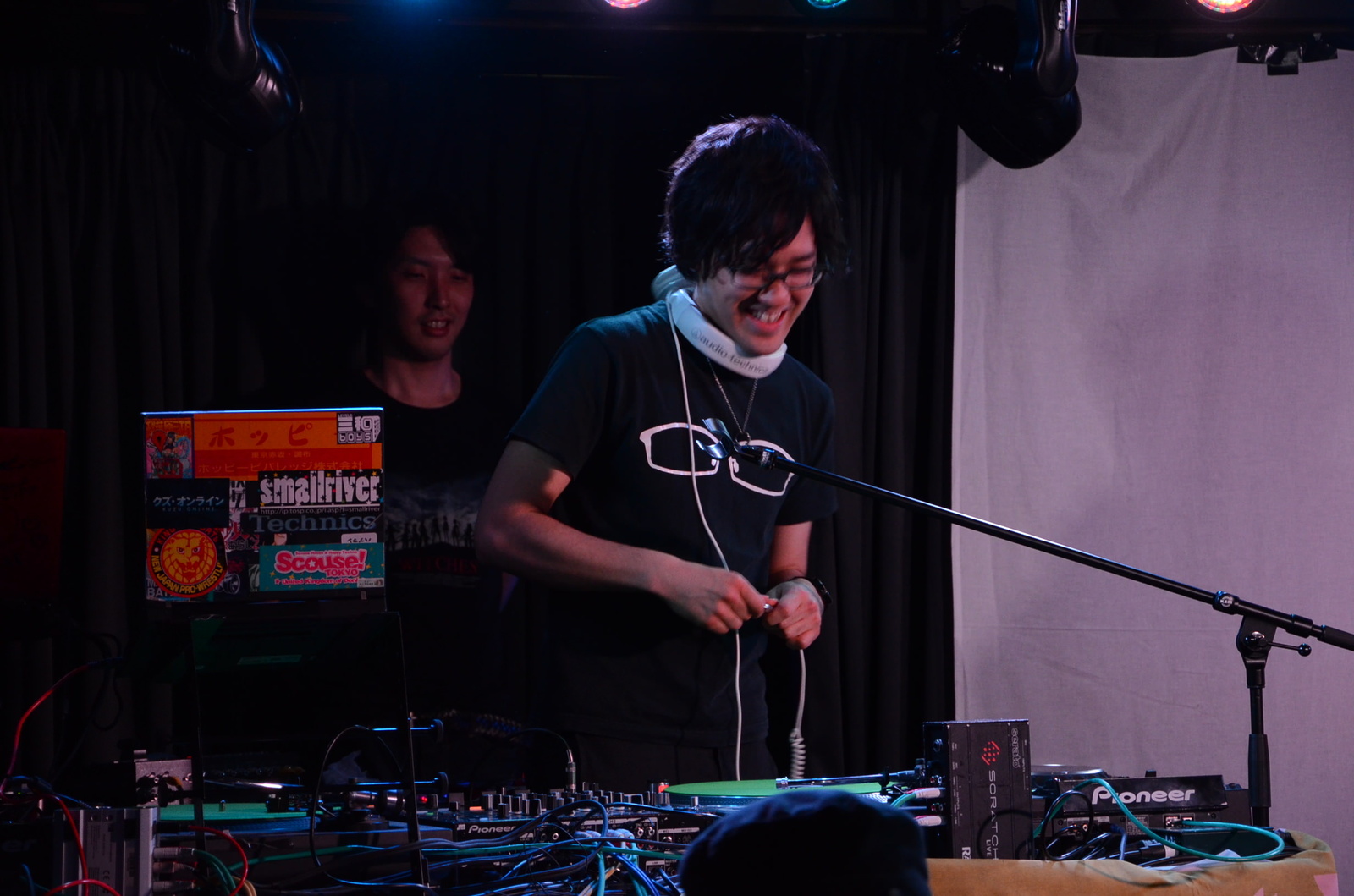 Just when we thought DJ Kazu would start his set... 5