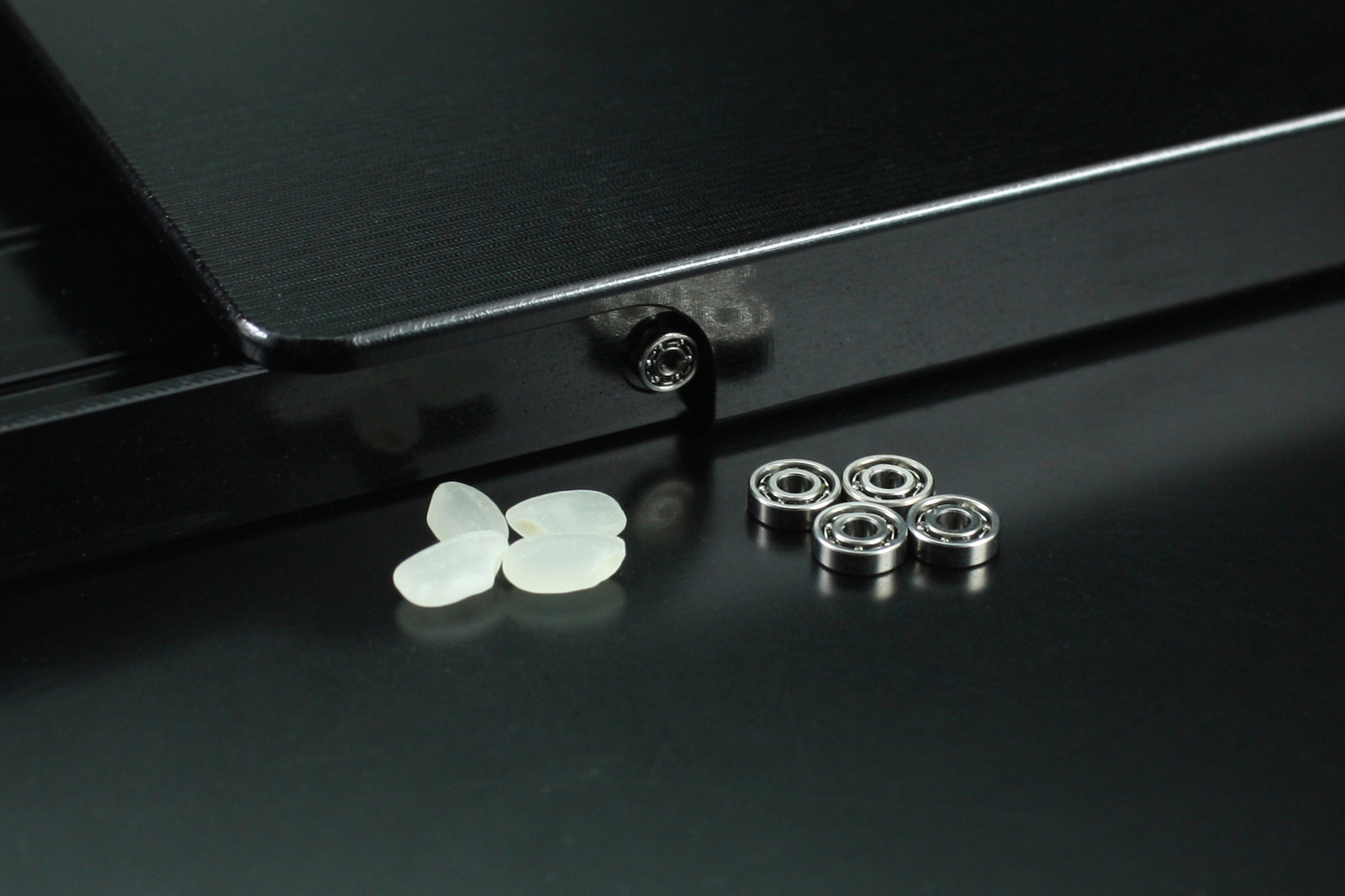 Touhou Goes Monochrome for Stylish Laser-Engraved iPhone Cases! 8