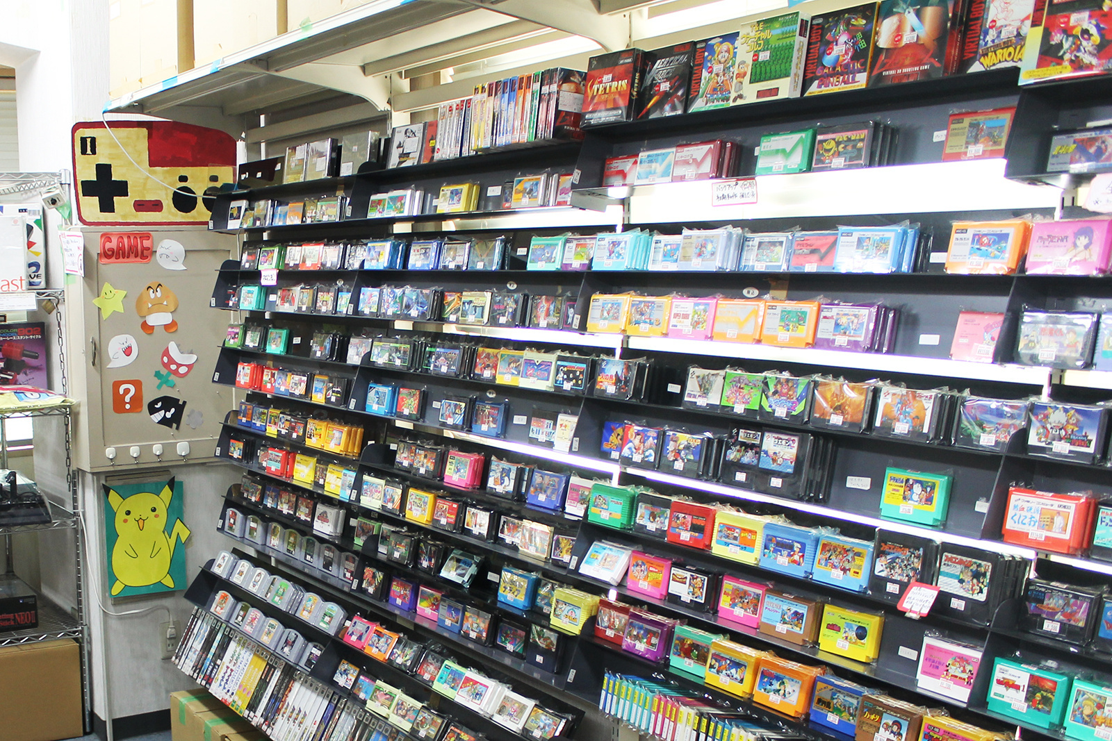 FRIENDS: An Akihabara Game Shop Filled to the Brim with Nostalgic Retro Games