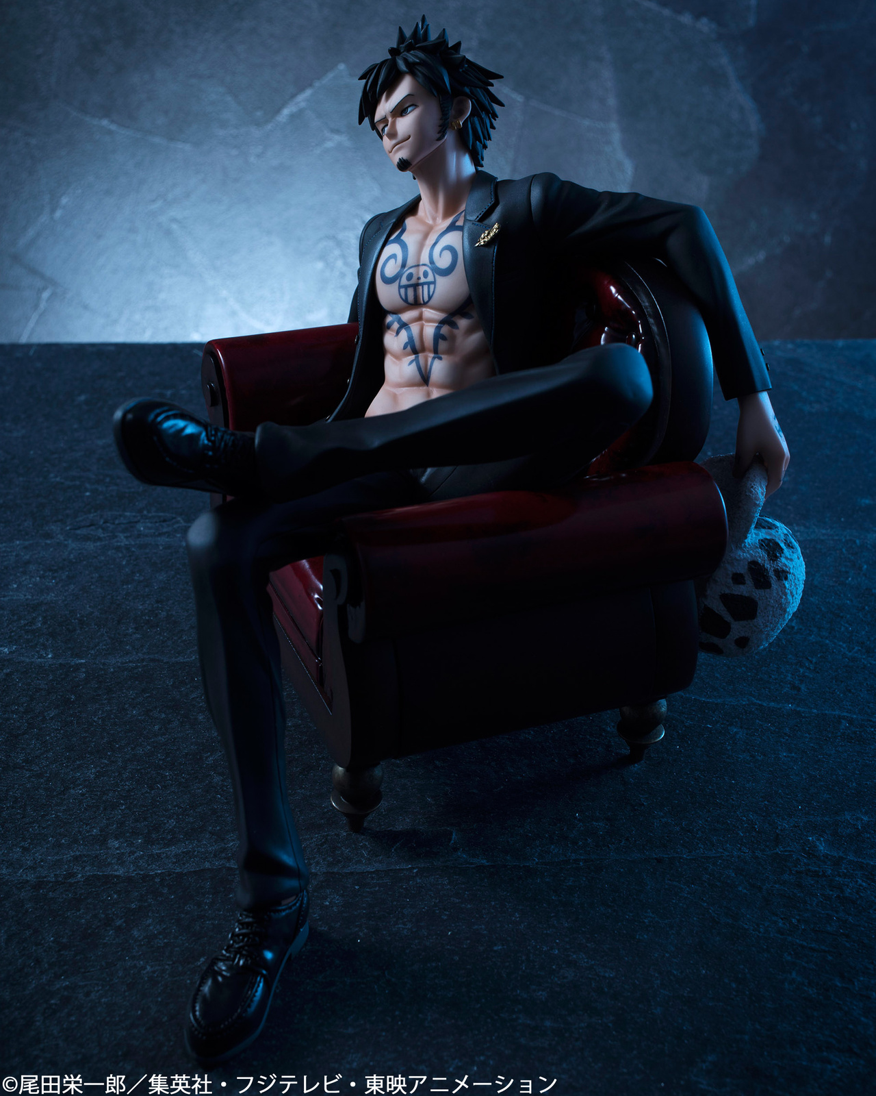 One Piece’s Trafalgar Law Has Taken Command of This Comfy Armchair! 7