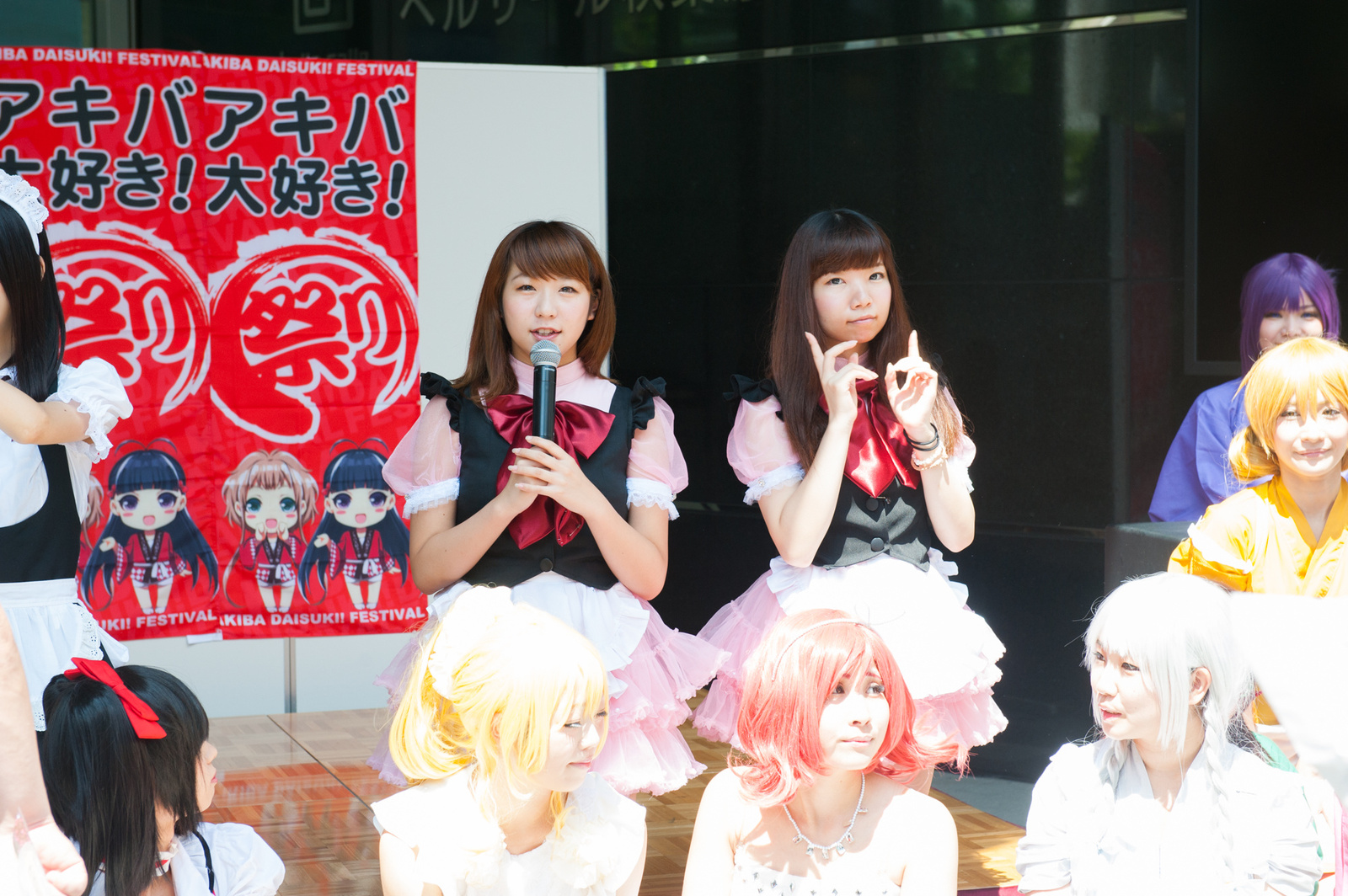 Akihabara’s "Water Girls" Help Otaku Beat the Midsummer Heat! 11