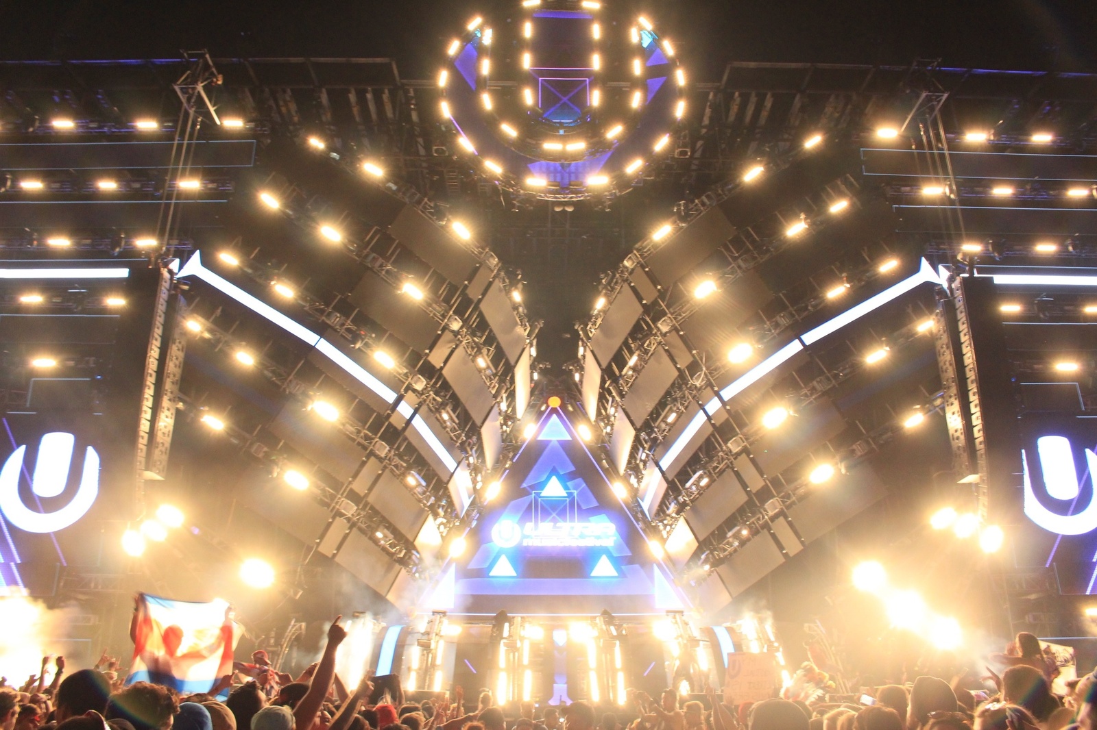 Over 160,000 People from Around the World Descend on Miami for Ultra Music Festival 2016 17