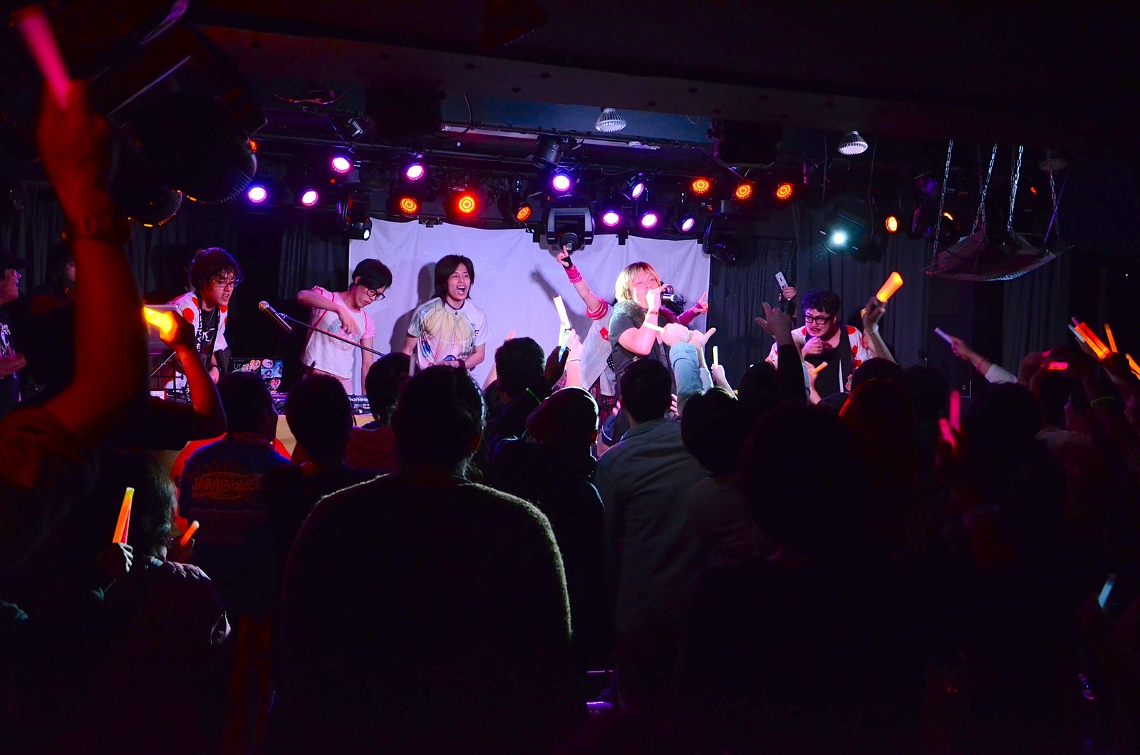 5 Hours Flew By in a Flash! TOM Sneaks Into DJ Event Filled with Anime Songs from Start to Finish!