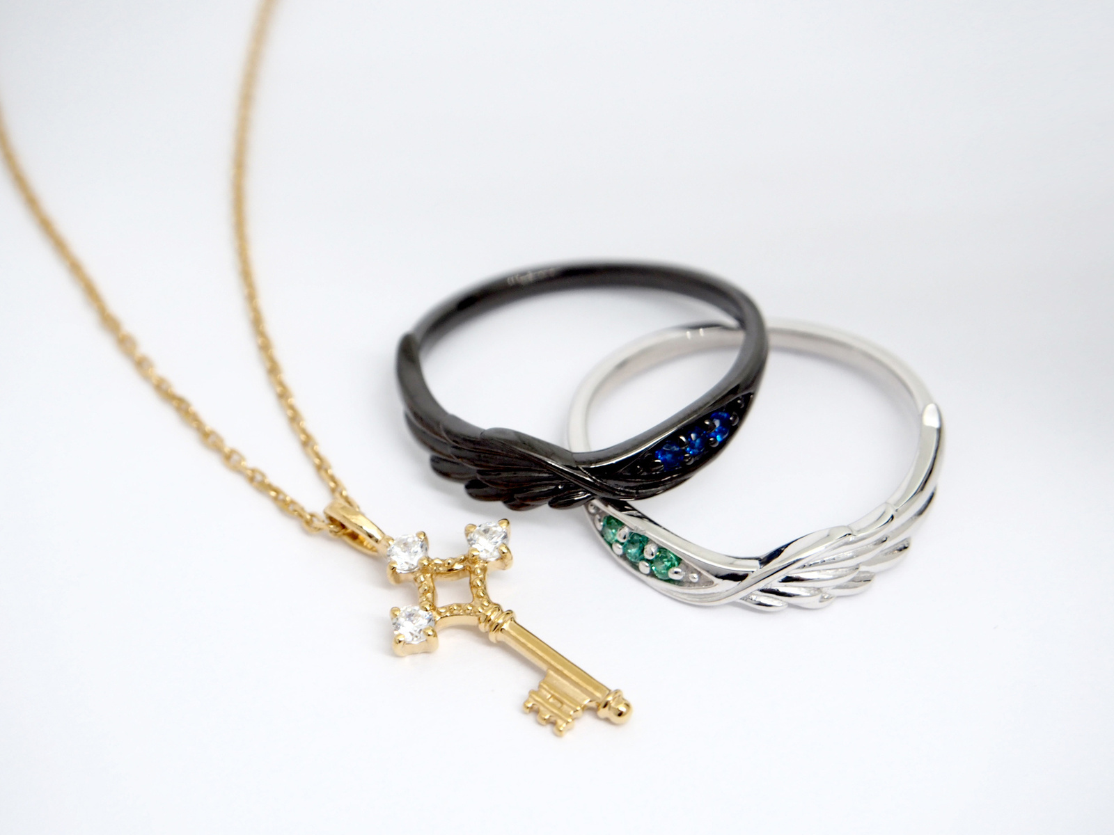 Attack on Titan Jewelry Based on Eren & Levi Released! 3