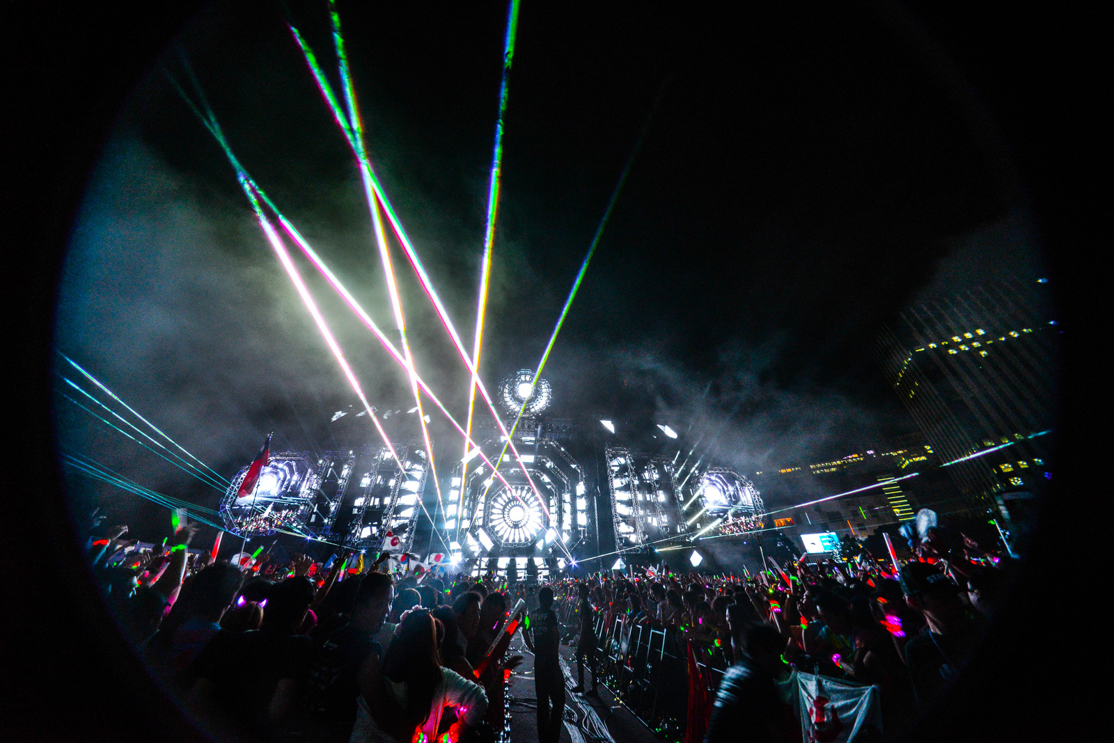 Heroes Descend on ULTRA JAPAN 68