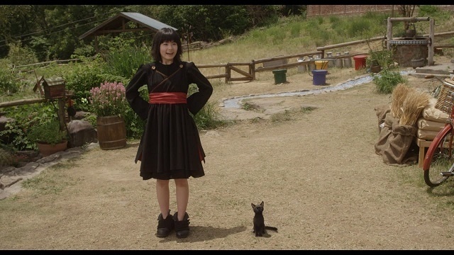 Minako Kotobuki to Play Jiji in Upcoming Live-Action Film Adaptation of Kiki’s Delivery Service, Two Screenshots Featuring Kiki Also Debut