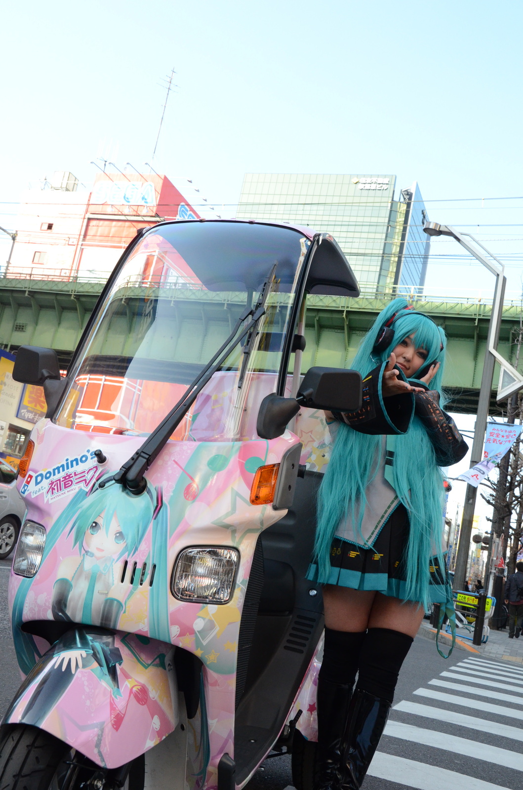 World’s Only Miku x Domino’s Pizza Bike Dashes Through Akiba! 0
